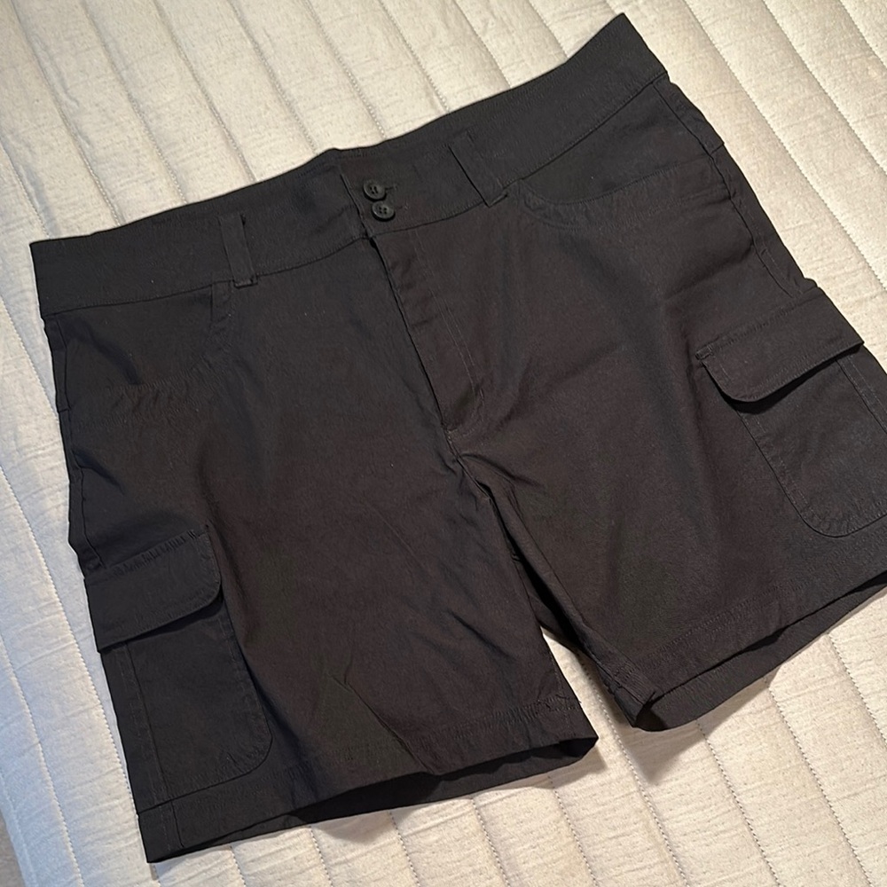 Eddie Bauer Black Cargo Shorts, sz 14